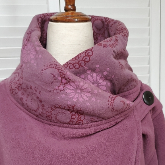 Ganesh Elegant Mauve Turtleneck Jacket - Picture 2 of 10